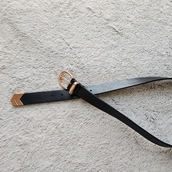 2/$20 Rose Gold & Black Belt - Picture 1 of 9